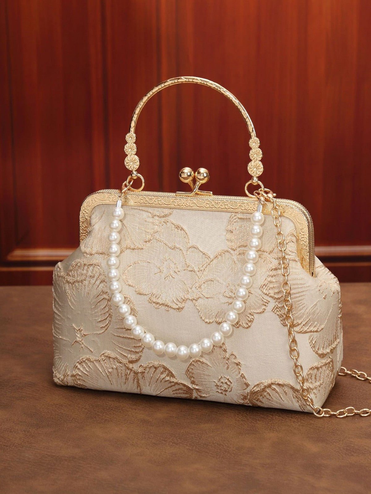 New Chinese style cheongsam bag with elegant temperament, banquet clip bag, solemn hand-held mouth, gold bag, pearl bag, crossbody