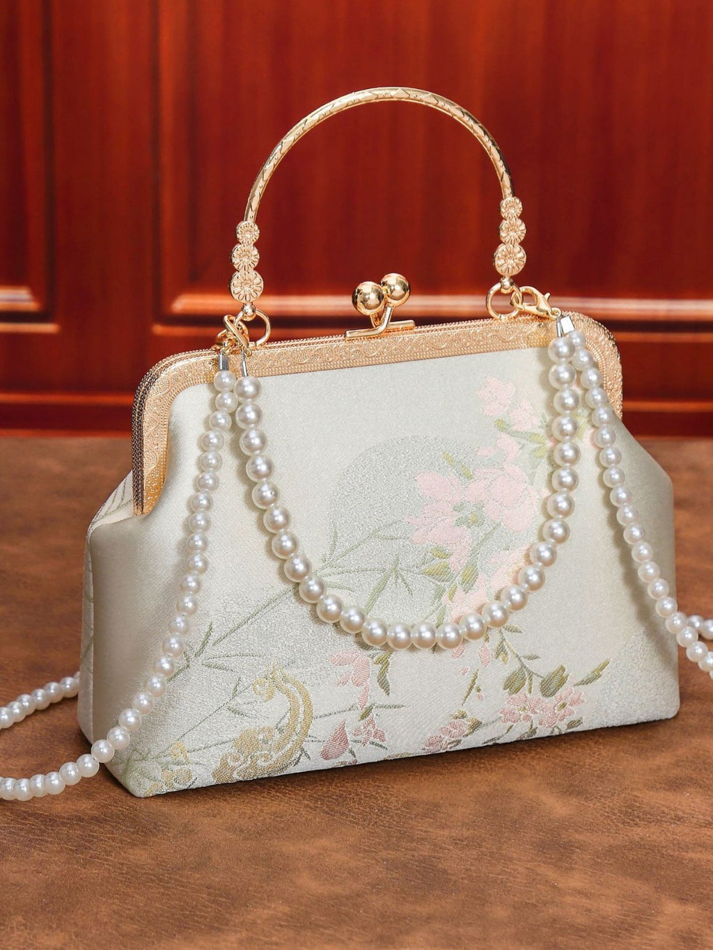 Chinese style silk embroidery cheongsam bag for women 2026 new crossbody dumpling bag, new Chinese style mouth gold bag handbag